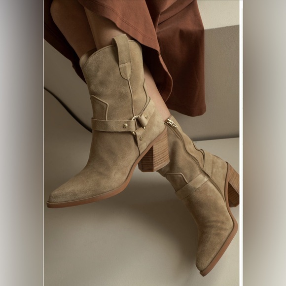 NWT in box Dolce Vita Kenzen Western Harness Boots – Dark Taupe Suede – Size 9M - Picture 3 of 10